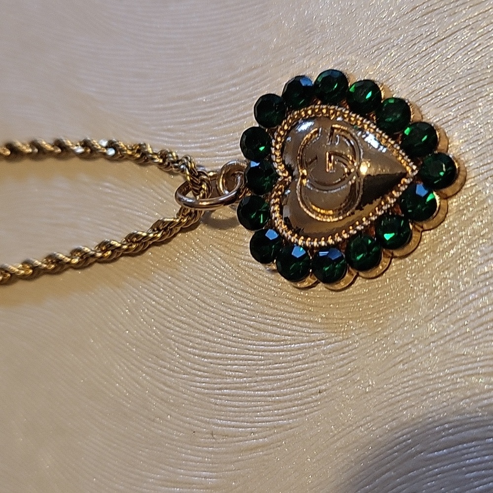 Elegant Gucci Heart Gold Charm